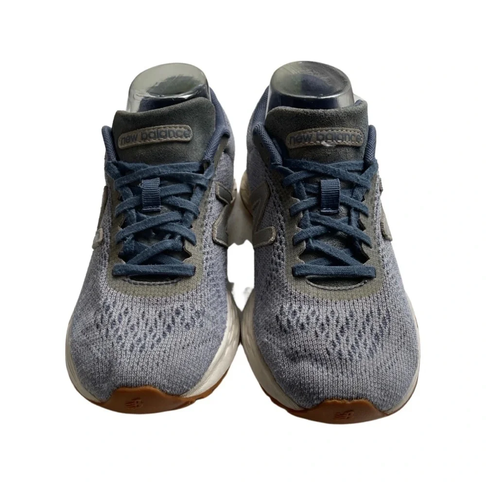 New Balance Arishi V2 Waris Fresh Foam Women Size 7.5 Sneakers. In ice blue.
